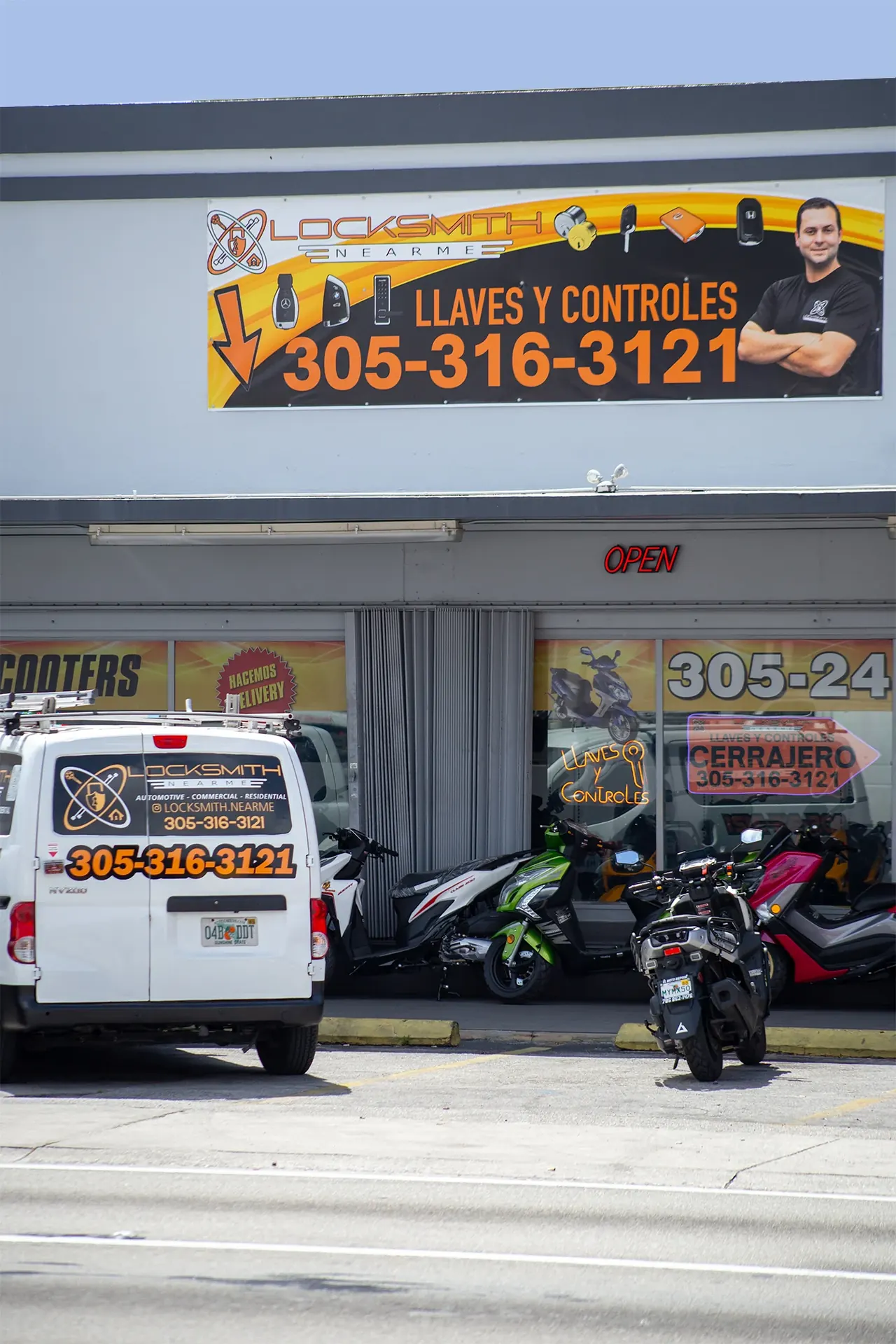 Locksmith Near Me Florida storefront at 5700 W Flagler St in Miami